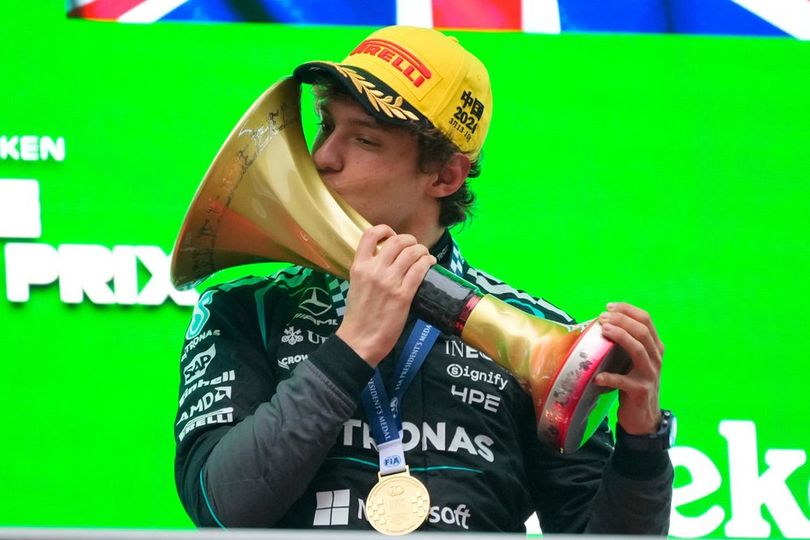 Toto Wolff Bangga Kimi Antonelli dan George Russell Naik Podium Bareng Lewis Hamilton di F1 GP China