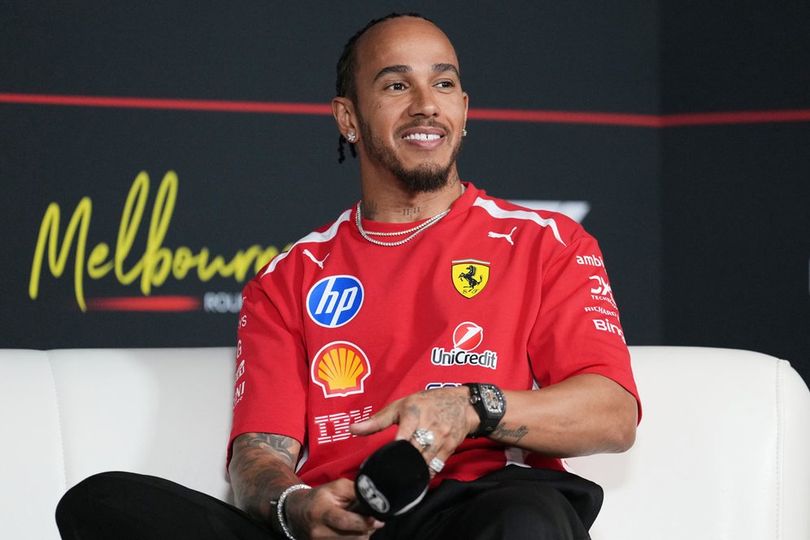 Lewis Hamilton Optimistis Ferrari Bisa Picu Duel Sengit dengan Mercedes di Formula 1 2026