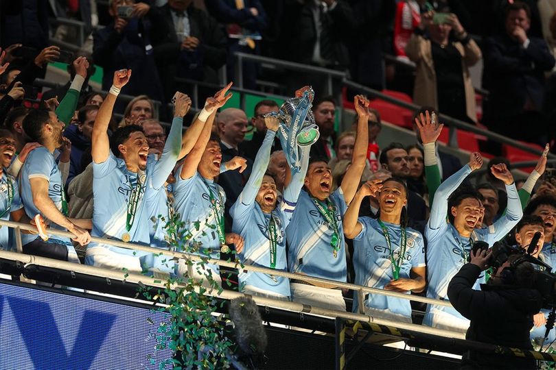 Bertahan di Lapangan, Bertepuk Tangan Saat Pemain Manchester City Menerima Trofi, Ini Penjelasan Arteta