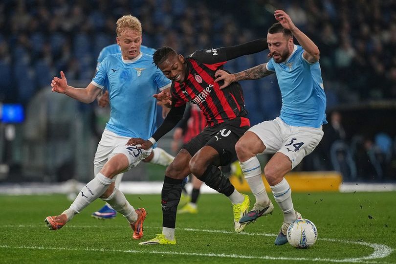 Rafael Leao Dikritik Habis-habisan: Main Semaunya Sendiri, Marah Saat Ditarik Keluar! Rafael Leao Dikritik Habis-habisan: Main Semaunya Sendiri, Marah Saat Ditarik Keluar!