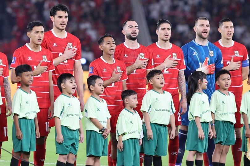 Ketika Jay Idzes Pasangkan Ban Kapten di Lengan Rizky Ridho