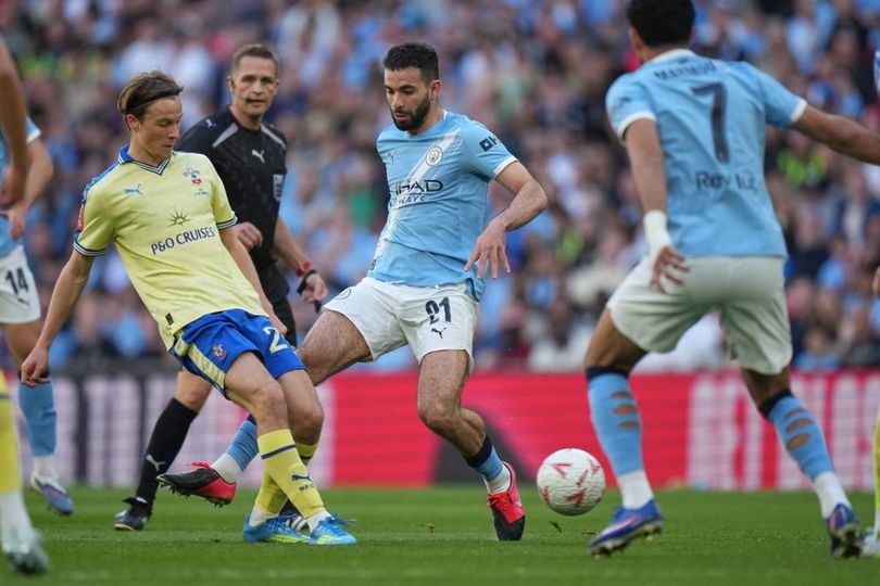 Drama Bek Kiri Manchester United: Sempat Bidik Rayan Ait-Nouri, Malah Terbentur Syarat dari Man City Drama Bek Kiri Manchester United: Sempat Bidik Rayan Ait-Nouri, Malah Terbentur Syarat dari Man City
