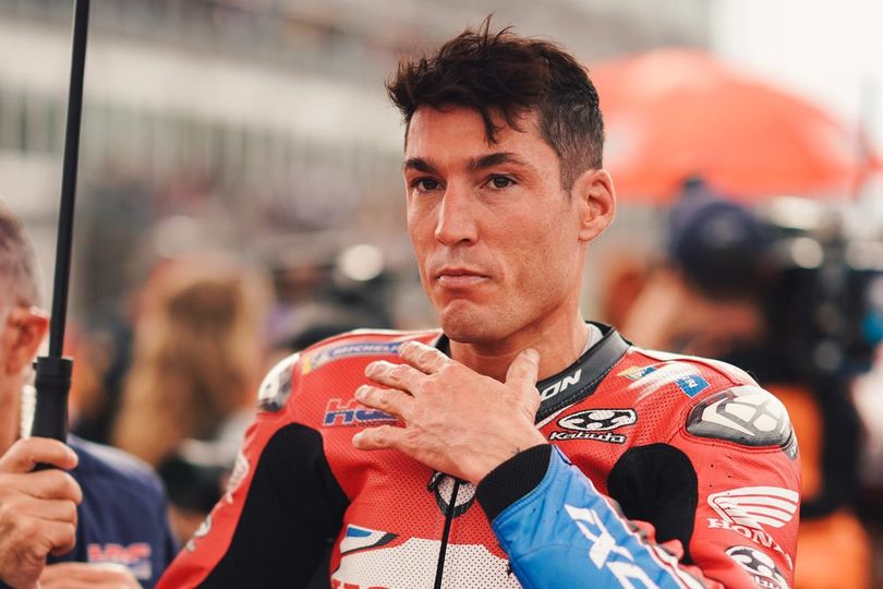 Momen Emosional Aleix Espargaro di MotoGP Mandalika: 6 Bulan Absen karena Cedera Punggung, Kini Balapan Lagi! Momen Emosional Aleix Espargaro di MotoGP Mandalika: 6 Bulan Absen karena Cedera Punggung, Kini Balapan Lagi!