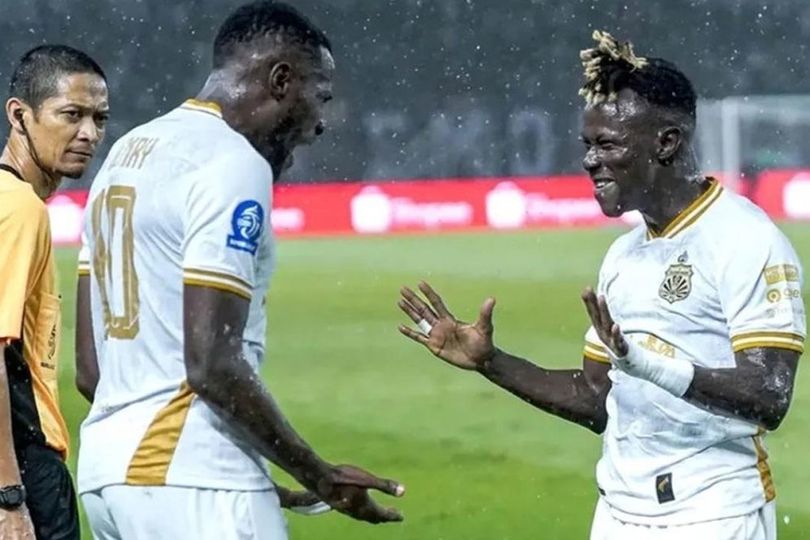 Pesona Moussa Sidibe: Pemain Johor Darul Takzim yang Gendong Bhayangkara FC dengan 8 Gol dan 5 Assist dari 9 Laga! Pesona Moussa Sidibe: Pemain Johor Darul Takzim yang Gendong Bhayangkara FC dengan 8 Gol dan 5 Assist dari 9 Laga!