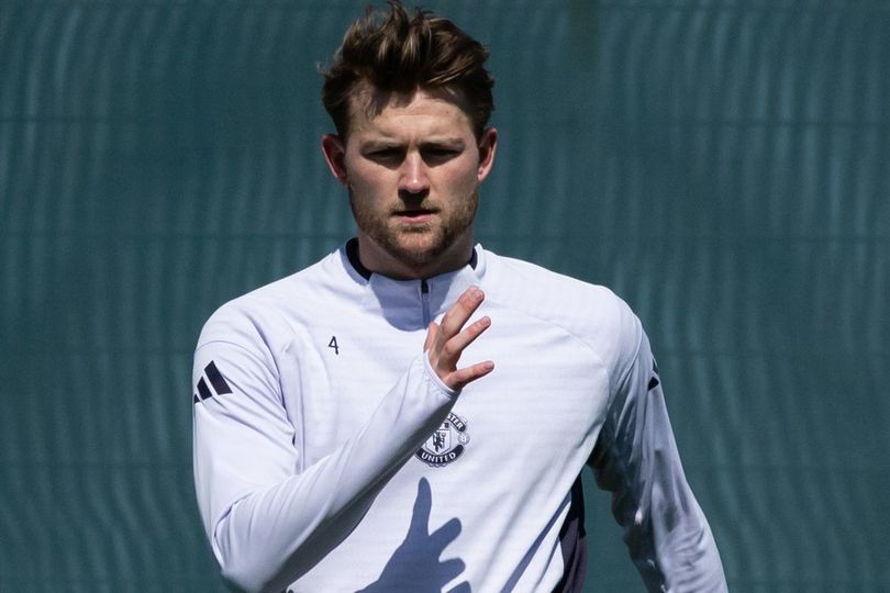 Matthijs De Ligt Sudah Kembali Berlatih di Rumput, Bisa Lekas Comeback di MU?