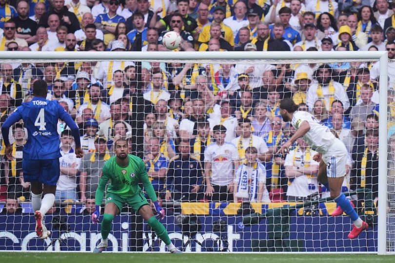 Kontroversi Chelsea vs Leeds: Dominic Calvert-Lewin Tarik Rambut Marc Cucurella, Picu Kemarahan Fans Man United