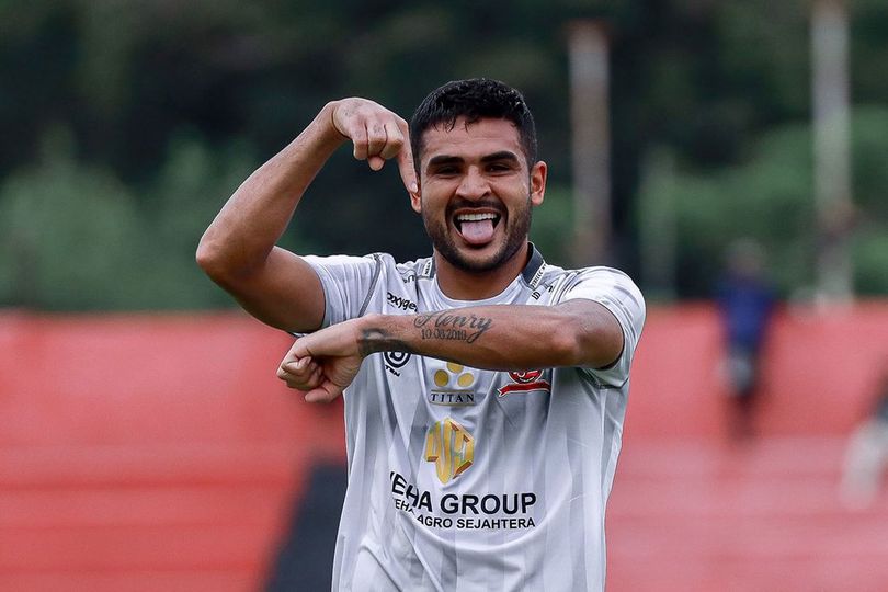 Hasil Semen Padang vs Madura United: Laskar Sape Kerrap Kirim Persis Solo ke Zona Degradasi