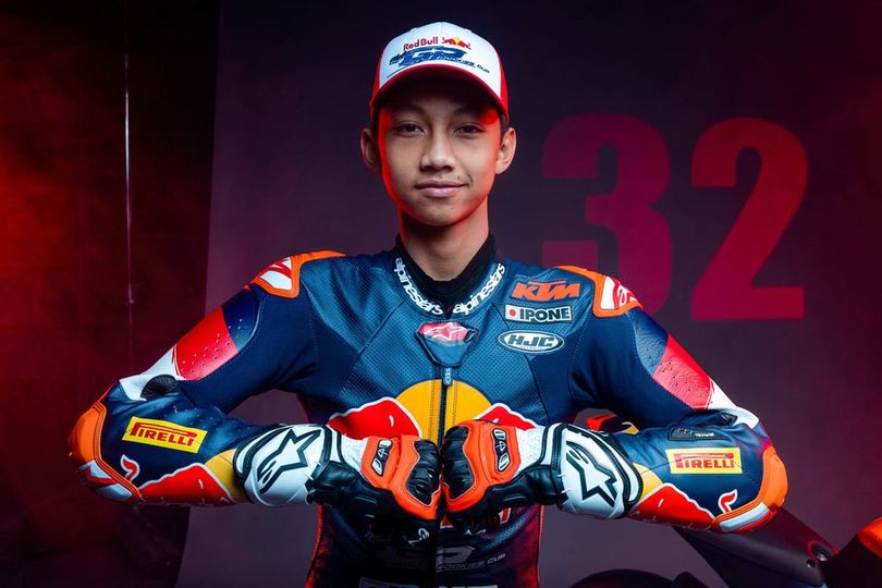 Kiandra Ramadhipa Lompat ke Peringkat 2 Klasemen Red Bull Rookies Cup 2026 Usai Menangi Race 2 Seri Spanyol