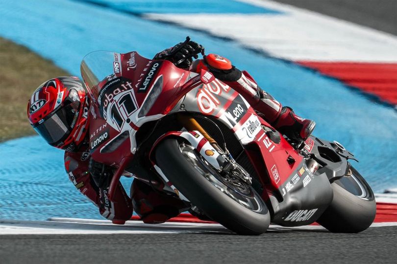 Hasil Race 2 WorldSBK Belanda 2026: Ducati Kembali Berkuasa, Nicolo Bulega Raih Hattrick Kemenangan