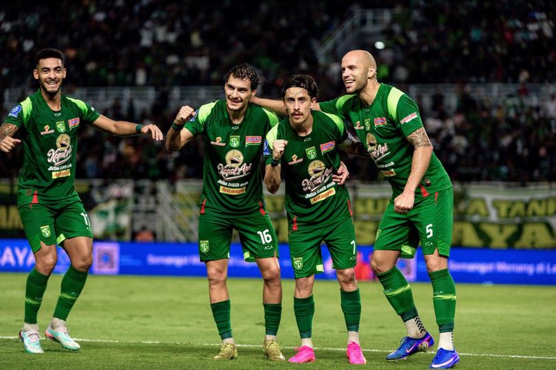 BRI Super League: 2000 Bonek Dukung Persebaya Melawan Persija di SUGBK