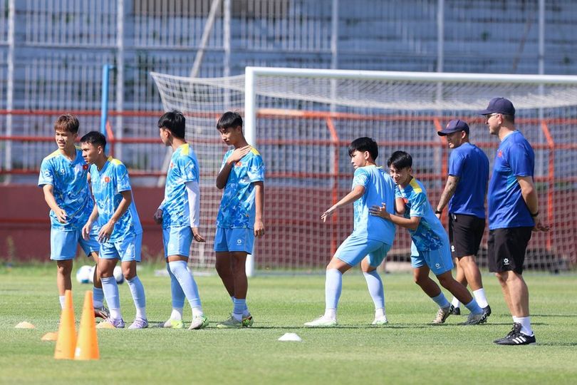 Ketika Vietnam U-17 Berlatih di Bawah Terik 35 Derajat Jelang Lawan Timnas Indonesia U-17: Tak Dapat Lapangan untuk Latihan Malam