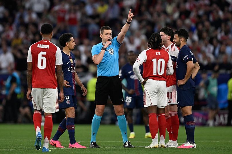 Wasit Menghukum Arsenal di Final Liga Champions Wasit Menghukum Arsenal di Final Liga Champions
