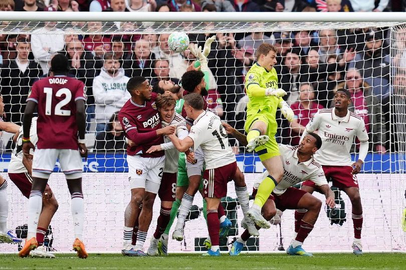 Premier League Makin Chaos: Trik Set Piece, Kontroversi VAR, dan Duel-Duel Brutal Premier League Makin Chaos: Trik Set Piece, Kontroversi VAR, dan Duel-Duel Brutal