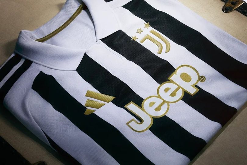 Juventus Resmi Luncurkan Jersey Home Musim 2026/2027, Tampil Elegan dengan Sentuhan Emas Juventus Resmi Luncurkan Jersey Home Musim 2026/2027, Tampil Elegan dengan Sentuhan Emas