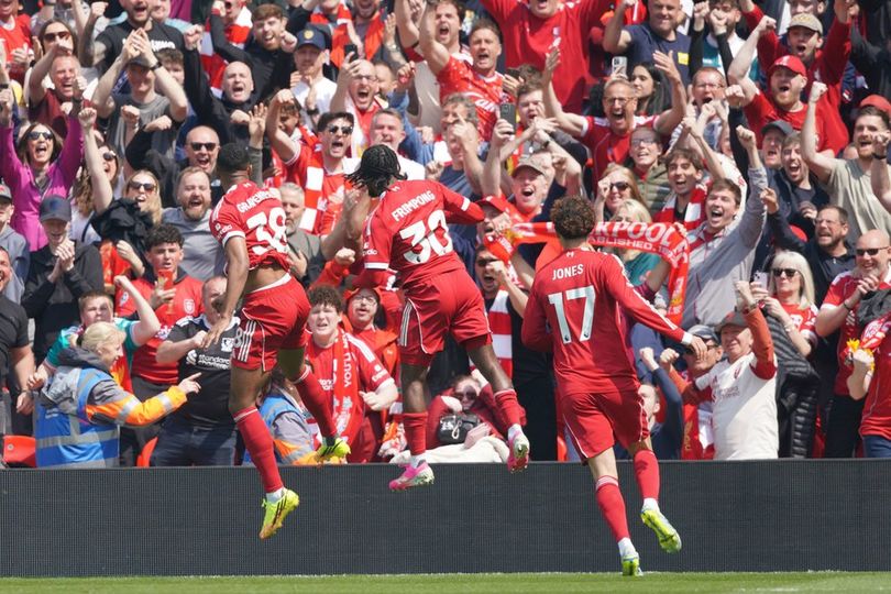 5 Pelajaran dari Liverpool vs Chelsea: Gravenberch Bersinar, VAR Kontroversial, hingga Suporter Anfield Mengamuk