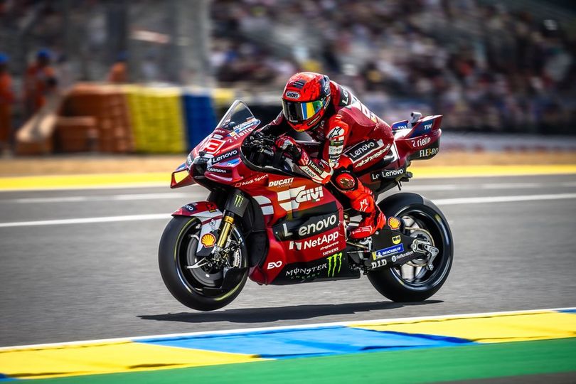 Ducati Sebut Marc Marquez 'Superhero', Tapi Ragu Bisa Balik Balapan di MotoGP Italia 2026 Ducati Sebut Marc Marquez 'Superhero', Tapi Ragu Bisa Balik Balapan di MotoGP Italia 2026