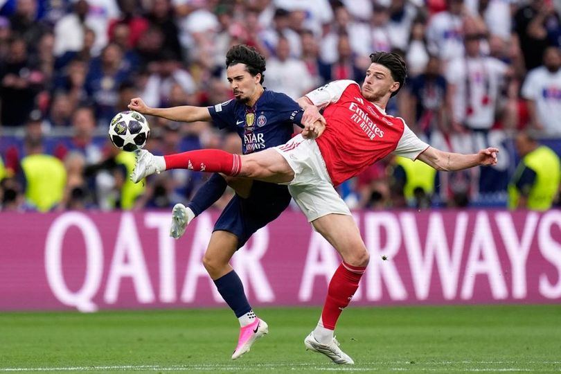Kontroversi Handball Warnai Babak Pertama Final Liga Champions PSG vs Arsenal, Dua Keputusan Wasit Jadi Sorotan Kontroversi Handball Warnai Babak Pertama Final Liga Champions PSG vs Arsenal, Dua Keputusan Wasit Jadi Sorotan