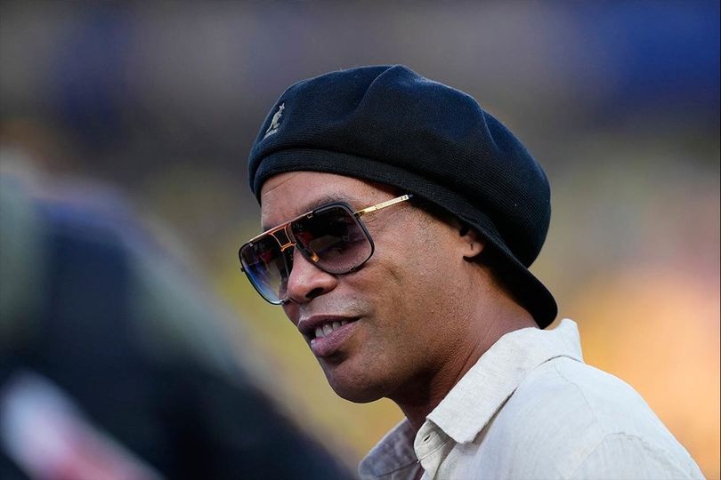 Kejutan! Ronaldinho Gabung Klub Serie C Italia Ravenna Kejutan! Ronaldinho Gabung Klub Serie C Italia Ravenna