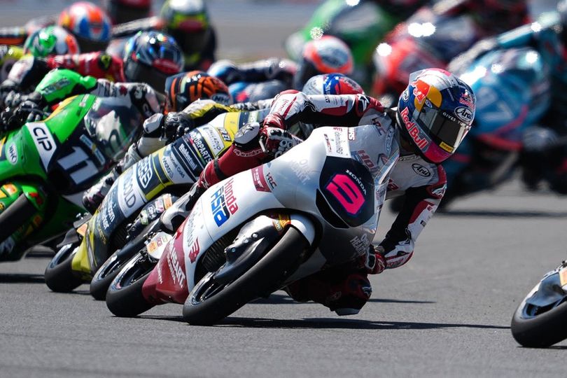 Veda Ega Pratama Kecewa Berat Gagal Raih Poin di Moto3 Hungaria 2026, Janji Lebih Tangguh di GP Ceko Veda Ega Pratama Kecewa Berat Gagal Raih Poin di Moto3 Hungaria 2026, Janji Lebih Tangguh di GP Ceko