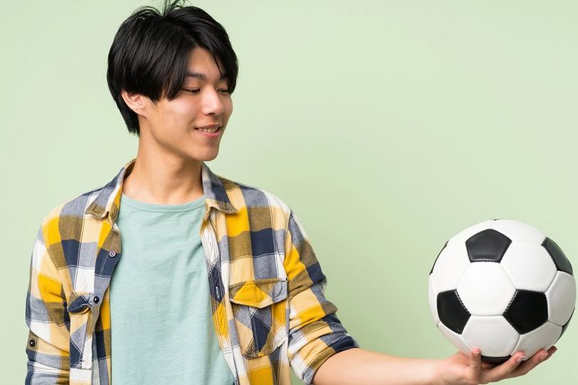 Dari Lapangan Sampai Nongkrong, Ini Cara Tetap Segar Setelah Main Bola Dari Lapangan Sampai Nongkrong, Ini Cara Tetap Segar Setelah Main Bola