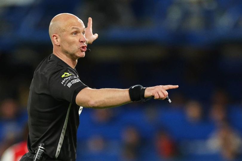 Anthony Taylor Pensiun dari Dunia Wasit, Akhiri Karier setelah 20 Tahun di Level Elite