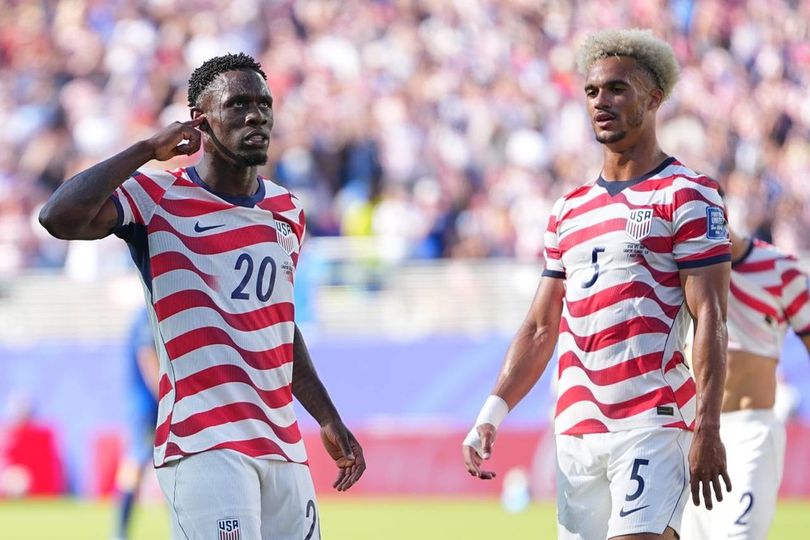 Hasil Amerika Serikat vs Bosnia dan Herzegovina 2-0: Main 10 Orang, Tuan Rumah Tetap Melaju ke Babak 16 Besar