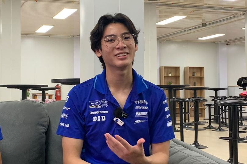 Ketika Ing Asavanund Mengguncang Yamaha Sunday Race di Mandalika, Kerumunan Fans Lebih Meriah dari Marc Marquez Ketika Ing Asavanund Mengguncang Yamaha Sunday Race di Mandalika, Kerumunan Fans Lebih Meriah dari Marc Marquez