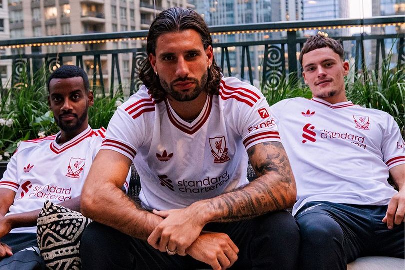 Liverpool Rilis Jersey Tandang 2026/2027 Bernuansa Klasik, Terinspirasi Era Keemasan
