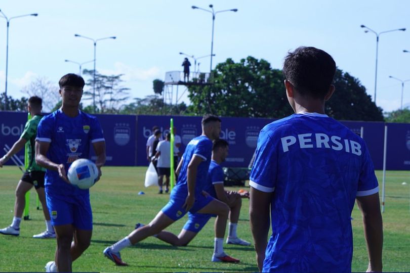 Persib Bandung Tidak Pasang Ekspektasi Berlebih di Piala Presiden 2026 Persib Bandung Tidak Pasang Ekspektasi Berlebih di Piala Presiden 2026