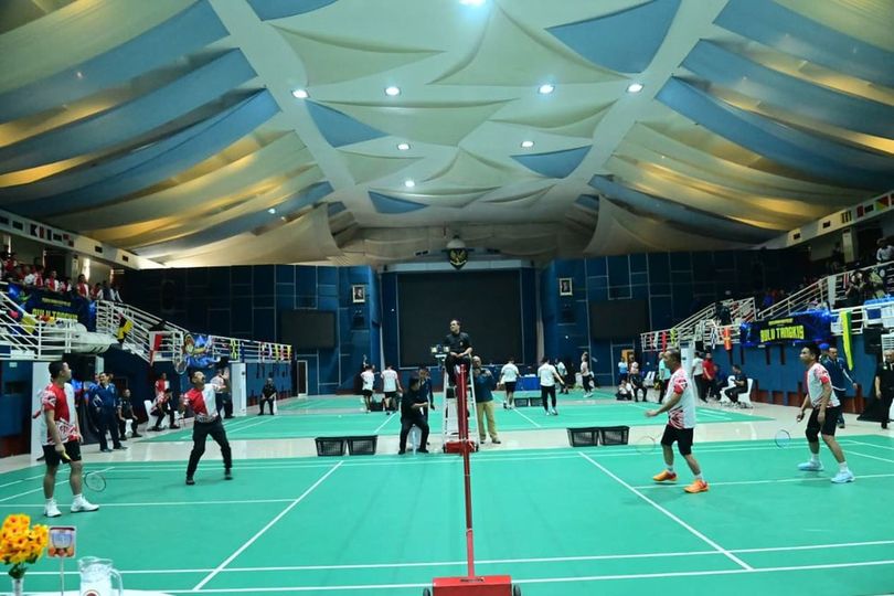Pangkoarmada RI dan Sejumlah Pejabat Negara Unjuk Kebolehan di Eksibisi Bulutangkis PORAL 2026 Pangkoarmada RI dan Sejumlah Pejabat Negara Unjuk Kebolehan di Eksibisi Bulutangkis PORAL 2026