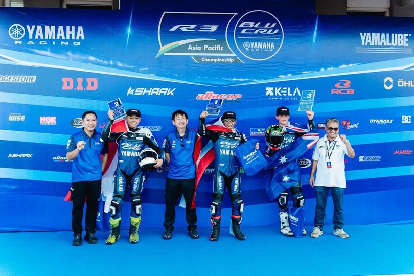 Rider Muda Yamaha Racing Indonesia Bersinar di Mandalika, Podium R3 BLU CRU Asia-Pacific Jadi Bukti Talenta Masa Depan Rider Muda Yamaha Racing Indonesia Bersinar di Mandalika, Podium R3 BLU CRU Asia-Pacific Jadi Bukti Talenta Masa Depan