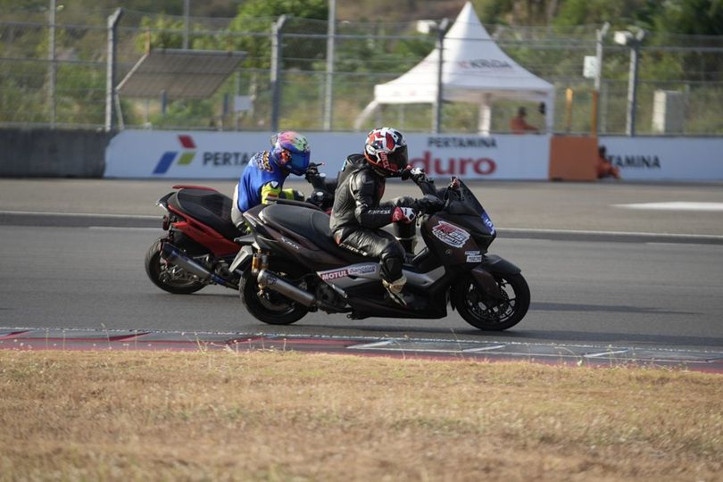 MAXI Race Jadi Daya Tarik Baru Yamaha Sunday Race 2026 di Mandalika: Ketika Skutik Premium Ikut Balapan MAXI Race Jadi Daya Tarik Baru Yamaha Sunday Race 2026 di Mandalika: Ketika Skutik Premium Ikut Balapan