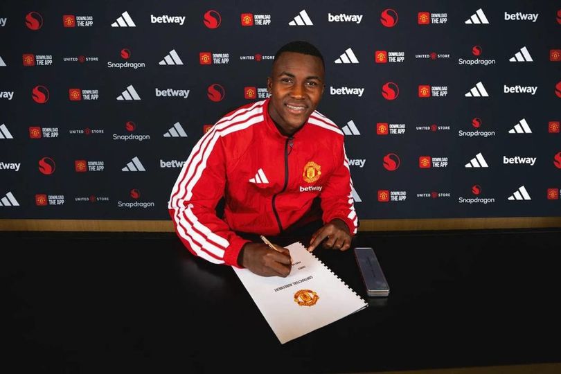 Manchester United Resmi Datangkan Cristian Orozco, Gelandang Muda Kolombia Jadi Rekrutan Baru Manchester United Resmi Datangkan Cristian Orozco, Gelandang Muda Kolombia Jadi Rekrutan Baru