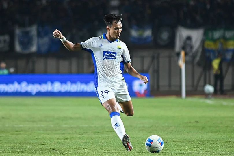 Persib Pinjamkan Hamra Hehanussa ke Garudayaksa FC: Persaingan Bek Tengah Sangat Ketat Persib Pinjamkan Hamra Hehanussa ke Garudayaksa FC: Persaingan Bek Tengah Sangat Ketat