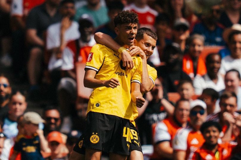 Hasil Emirates Cup 2026: Arsenal Tumbang 2-3 di Kandang, Dibobol Pemain 18 Tahun! Hasil Emirates Cup 2026: Arsenal Tumbang 2-3 di Kandang, Dibobol Pemain 18 Tahun!
