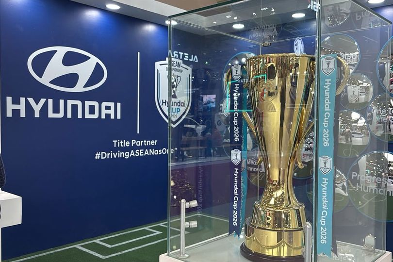 Trofi Piala AFF 2026 Mejeng di GIIAS, Atmosfer Sepak Bola Terasa di Pameran Otomotif Terbesar