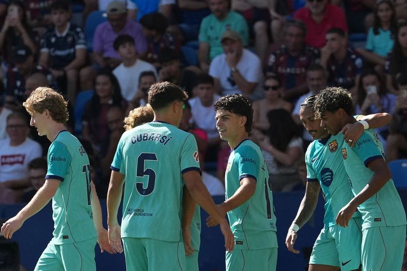 Hansi Flick Puas dengan Anthony Gordon meski Belum Cetak Gol untuk Barcelona