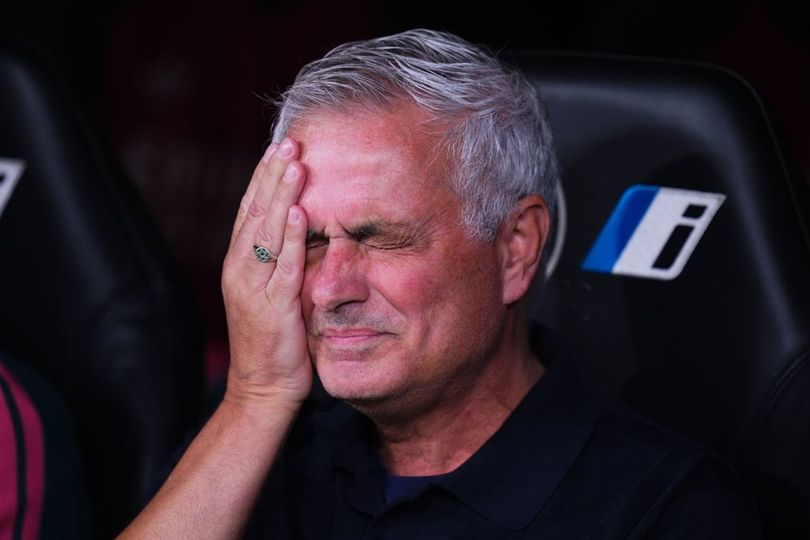 Ketika Jose Mourinho Ulang Aksi Thomas Doll Tahun 2023: Bawa Kertas A4 untuk Protes Wasit di Derbi Madrid Ketika Jose Mourinho Ulang Aksi Thomas Doll Tahun 2023: Bawa Kertas A4 untuk Protes Wasit di Derbi Madrid