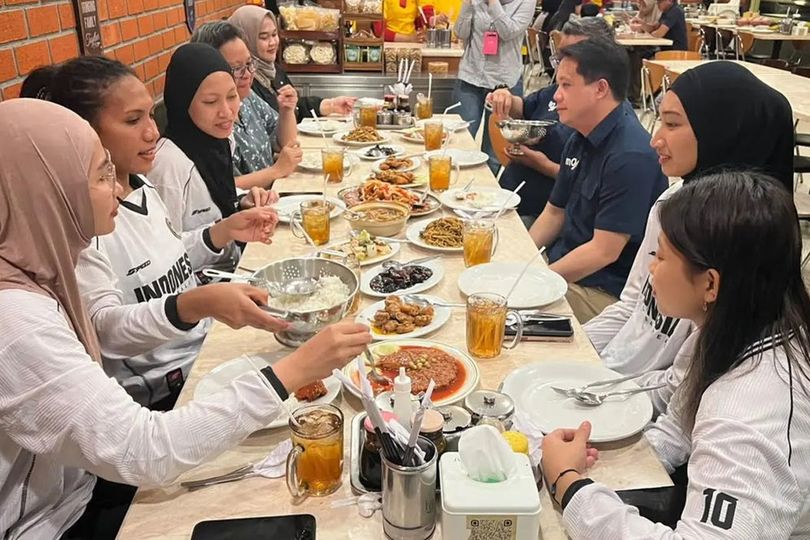 Moji dan Mosva Beri Bonus Rp120 Juta untuk Timnas Voli Putri Indonesia Moji dan Mosva Beri Bonus Rp120 Juta untuk Timnas Voli Putri Indonesia