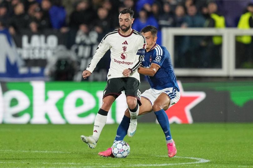 Bruno Fernandes dan Michael Carrick Saling Sindir Usai Manchester United Dibantai Como