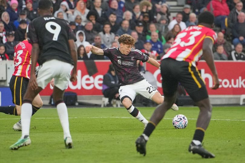 Hasil Brentford vs Liverpool: 2 Pemain Tuan Rumah Diusir, The Reds Menang 2-1 Hasil Brentford vs Liverpool: 2 Pemain Tuan Rumah Diusir, The Reds Menang 2-1