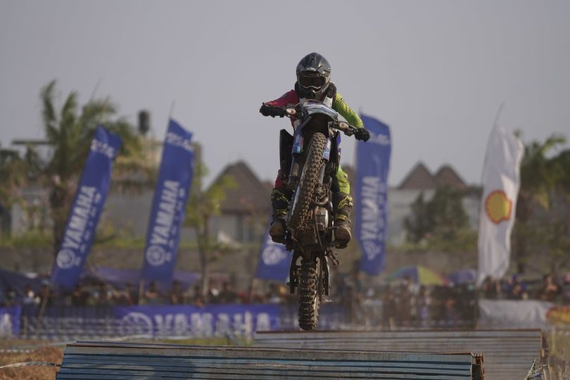 Ribuan Penonton Padati Shell BLU CRU Yamaha Enduro Challenge Sidoarjo, Adu Skill Rider Jadi Magnet Ribuan Penonton Padati Shell BLU CRU Yamaha Enduro Challenge Sidoarjo, Adu Skill Rider Jadi Magnet