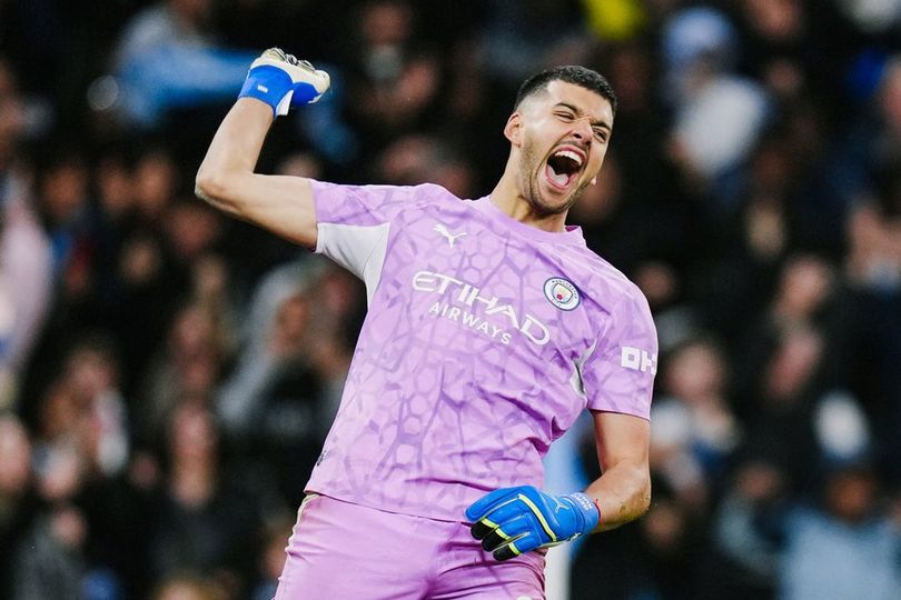 Geronimo Rulli Memang Jago, Tapi Tidak Akan Geser Donnarumma di Bawah Mistar Gawang Manchester City Geronimo Rulli Memang Jago, Tapi Tidak Akan Geser Donnarumma di Bawah Mistar Gawang Manchester City