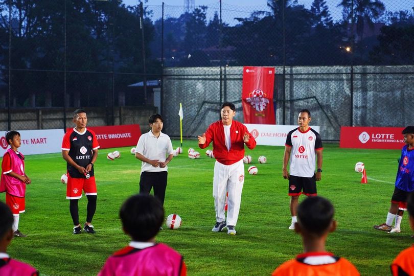 Shin Tae-yong Latih 40 Talenta Muda, Didampingi Dua Eks Pemain Persija Shin Tae-yong Latih 40 Talenta Muda, Didampingi Dua Eks Pemain Persija