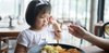 Kenapa Sih Anak-anak Susah Makan? Mungkin ini Penyebabnya Moms