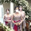Potret Dita Karang di Yoyga, Hadiri Pernikahan Kakak Cantik dengan Baju Tradisional Bali 