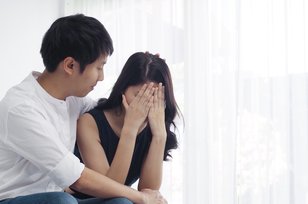 5 Hal yang Perlu Kamu Lakukan Ketika Pasangan sedang Depresi