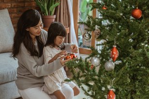 Tips Membersihkan Pohon Natal yang Sudah Lama Tak Terpakai, Gak Usah Beli Lagi deh!
