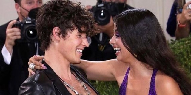 Camilla Cabello Dan Shawn Mendes Hadiri Met Gala Bersama Sweet Banget Diadona Id