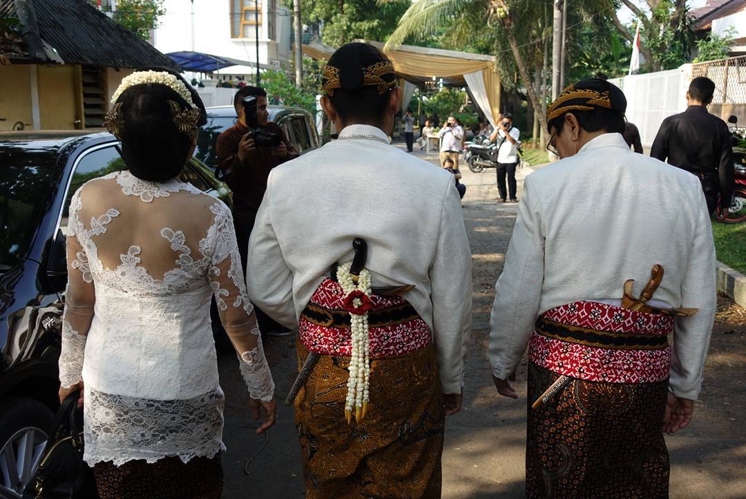 Makna Ronce Bunga Melati Pada Pernikahan Adat Jawa Ternyata Simbol Uraian Usus Dari Arya Penangsang Diadona Id